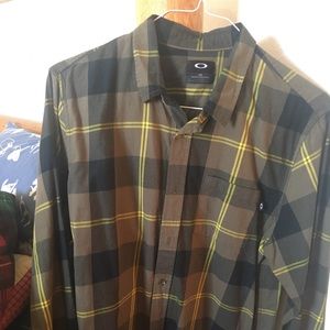 Oakley men’s flannel